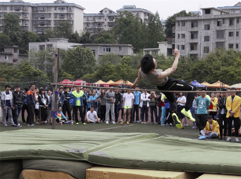 我院运动代表团参加我校第三十八届运动会