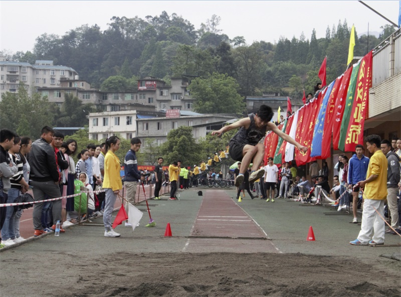 我院运动代表团参加我校第三十八届运动会